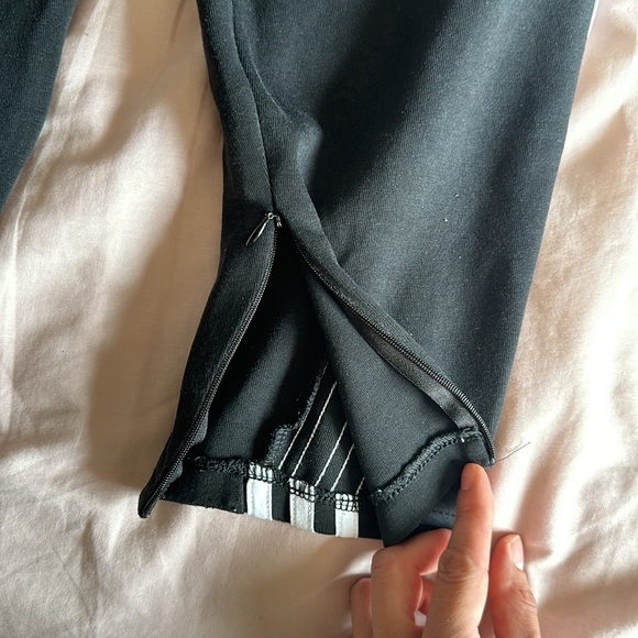 Adidas Small essentials three-strip wide pants - Picture 5 of 7